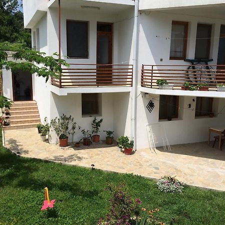 Petrovi Guest House Obzor Kültér fotó