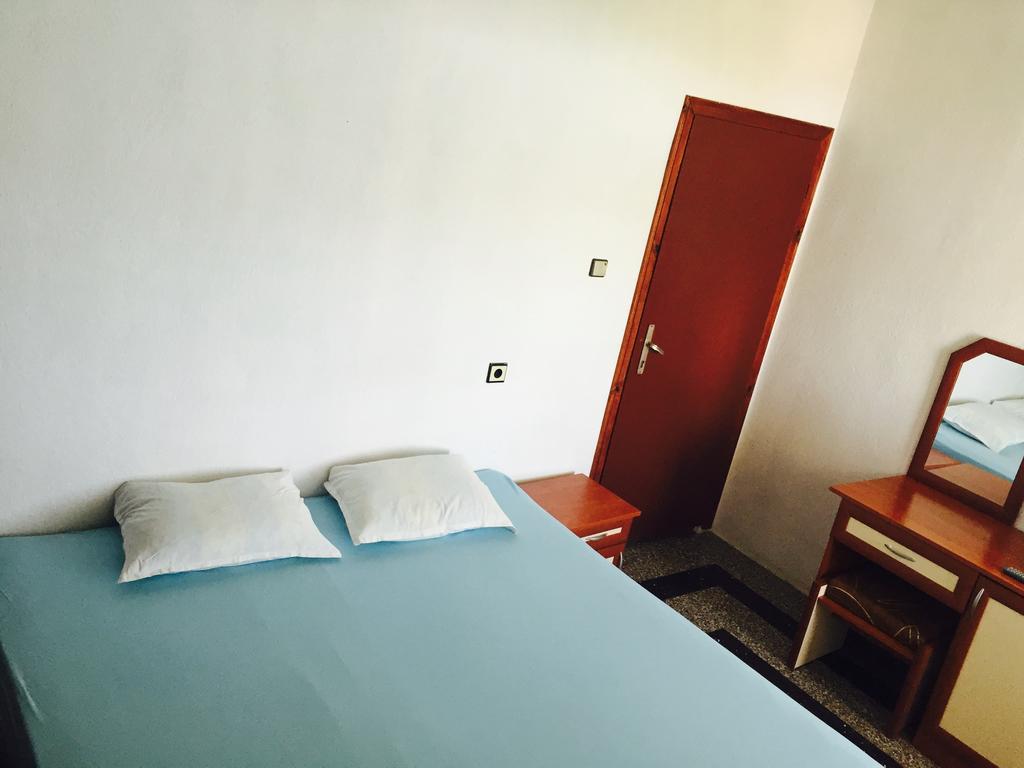 Petrovi Guest House Obzor Szoba fotó