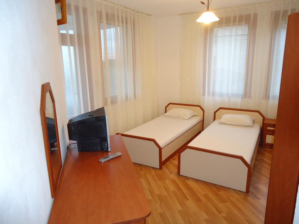 Petrovi Guest House Obzor Szoba fotó