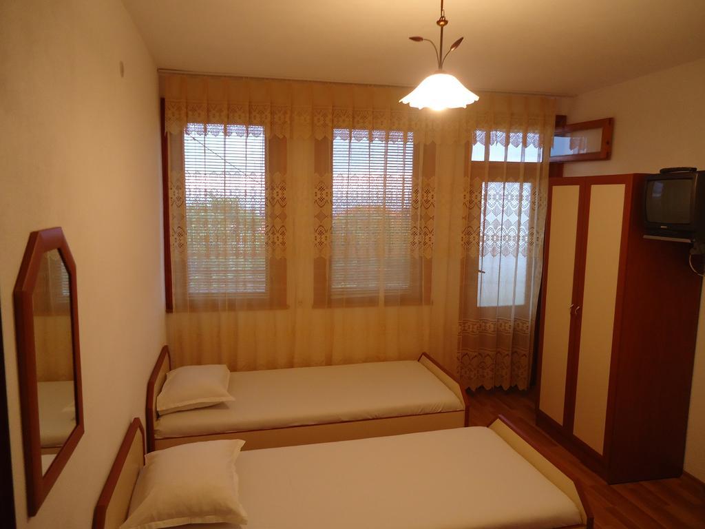 Petrovi Guest House Obzor Szoba fotó