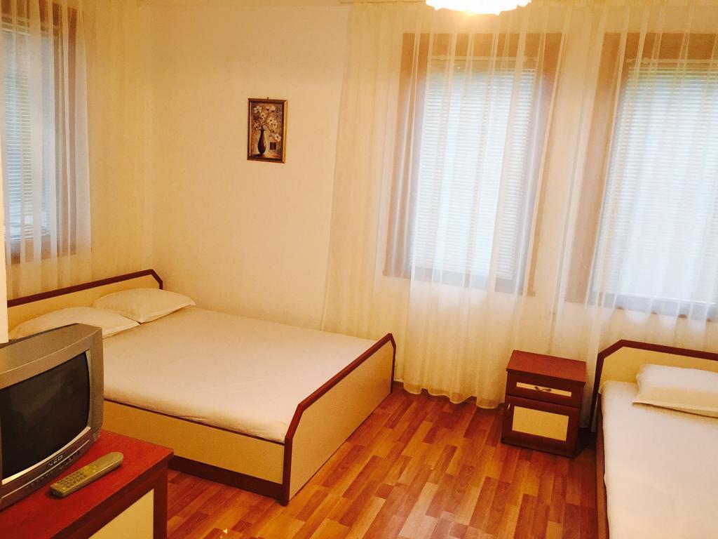Petrovi Guest House Obzor Szoba fotó