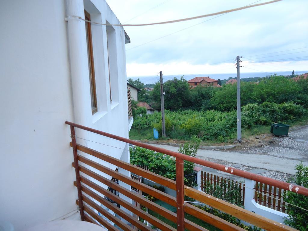 Petrovi Guest House Obzor Szoba fotó