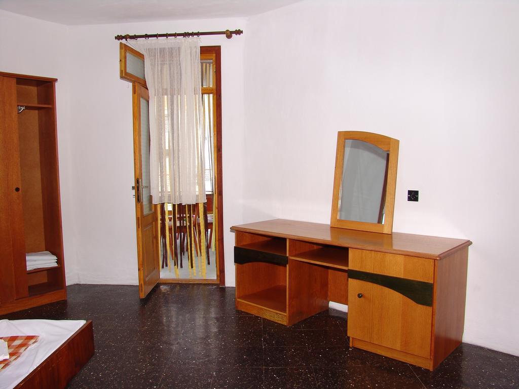 Petrovi Guest House Obzor Szoba fotó