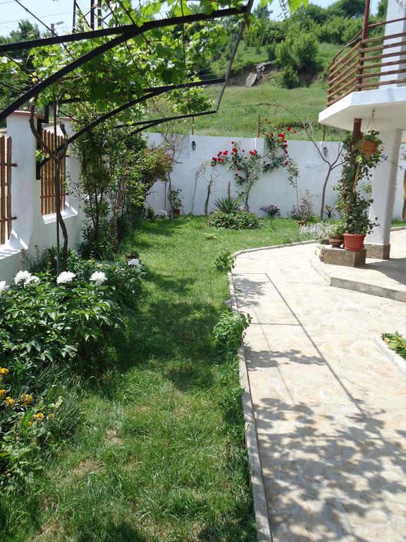 Petrovi Guest House Obzor Kültér fotó