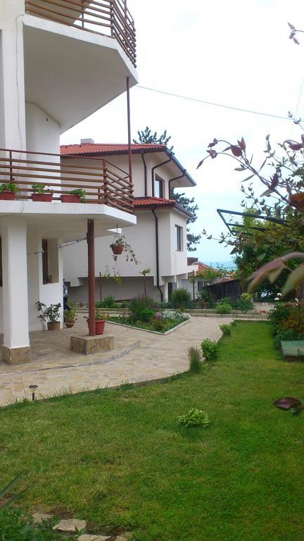 Petrovi Guest House Obzor Kültér fotó